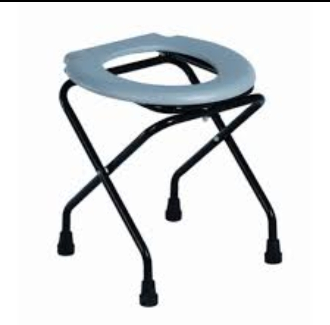 صورة كرسي حمام طبي قابل للطي بدون ظهر (رمادي) (Folding Commode Stool — Grey Seat) - واقف للتجارة صنعاء صورة كرسي حمام طبي قابل للطي بدون ظهر (رمادي) (Folding Commode Stool — Grey Seat) - واقف للتجارة صنعاء